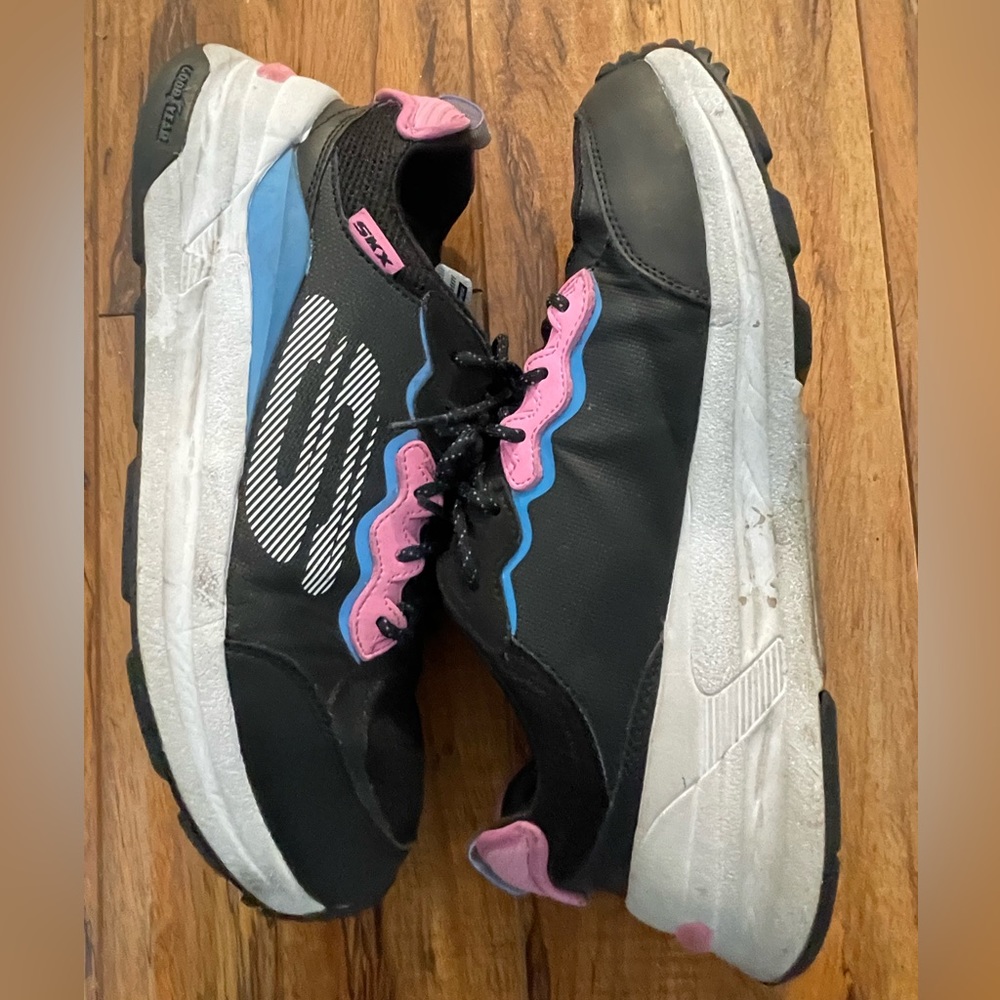 Skechers sneakers